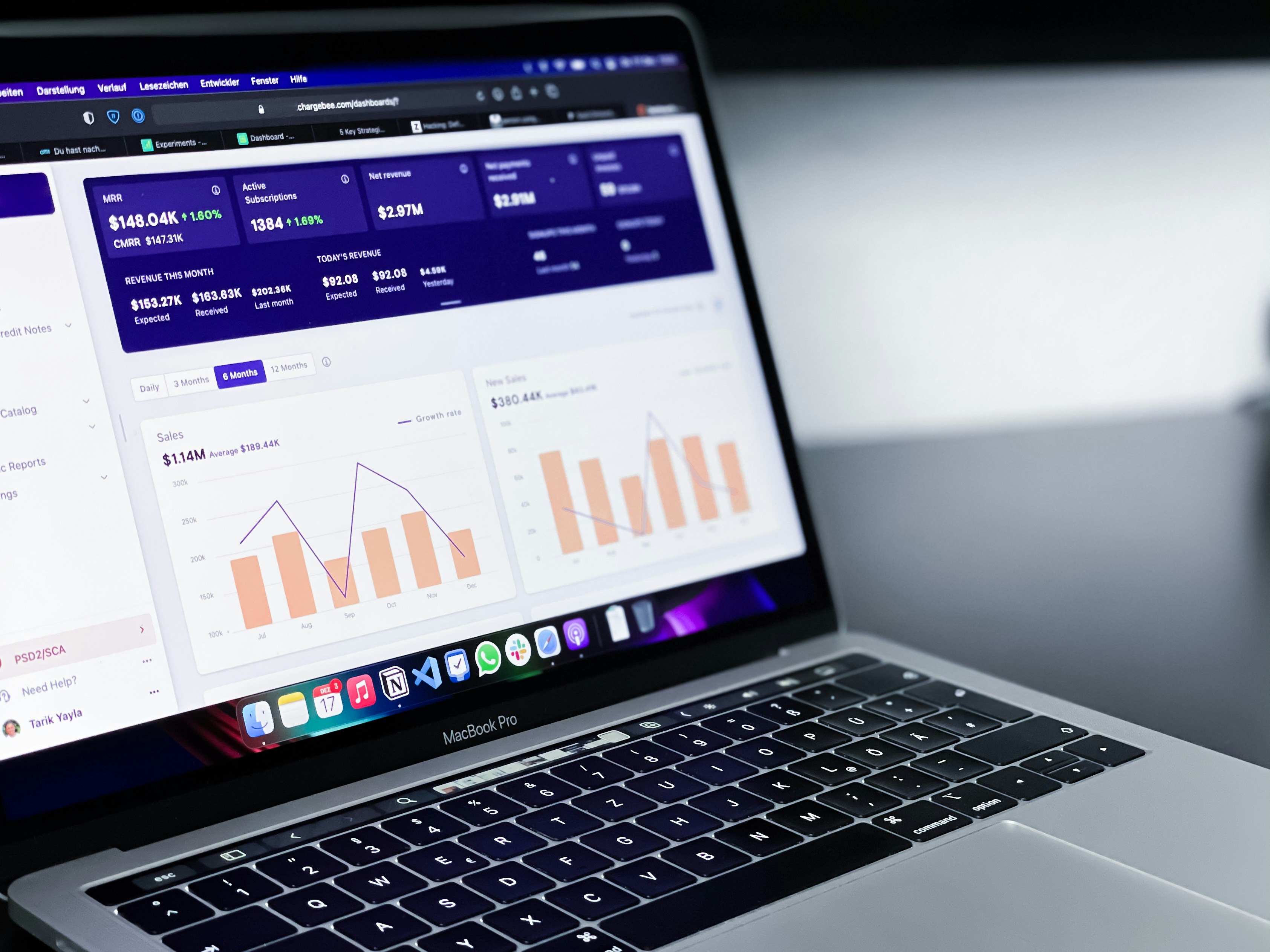 Sistem Manajemen Data Perusahaan